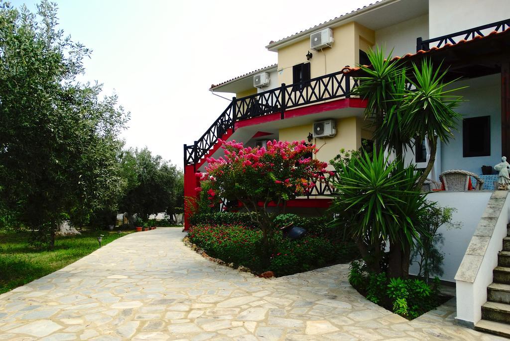 Apartments Karpetis A Green Paradise Psakoudia Room photo