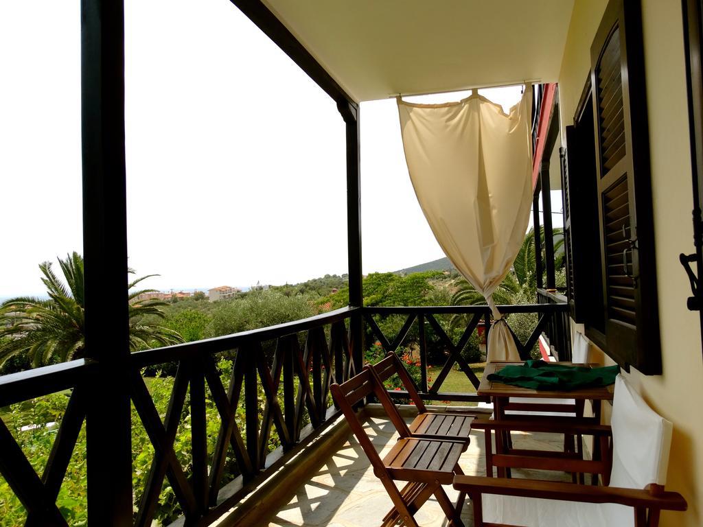 Apartments Karpetis A Green Paradise Psakoudia Room photo