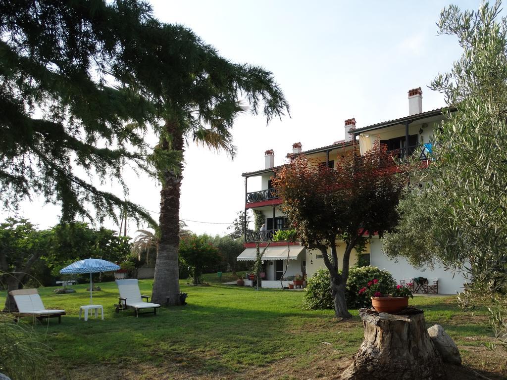 Apartments Karpetis A Green Paradise Psakoudia Exterior photo