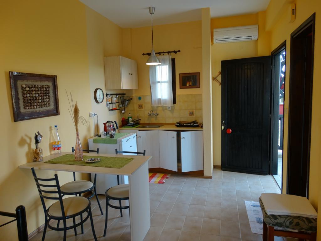 Apartments Karpetis A Green Paradise Psakoudia Exterior photo